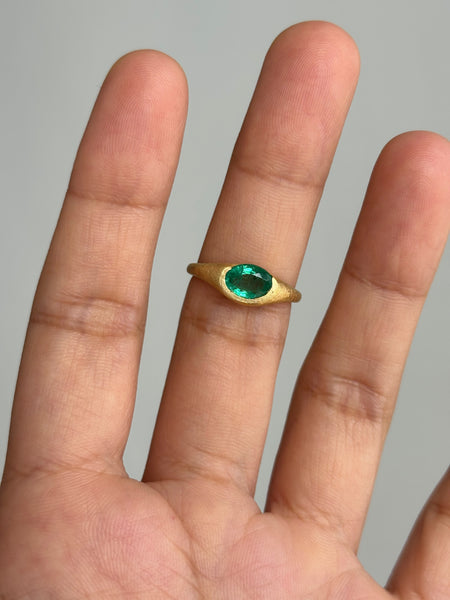 Hugging Ring with Stone No. 1 - Oval Emerald (1.07 ct), Solid 14k Gold | ONE-OF-A-KIND