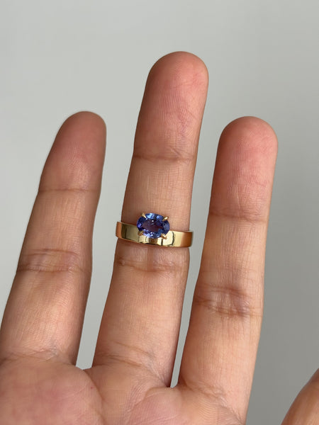 Band Ring with Stone No. 7 - Oval Tanzanite (1.2 ct), Solid 14k Gold | ONE-OF-A-KIND