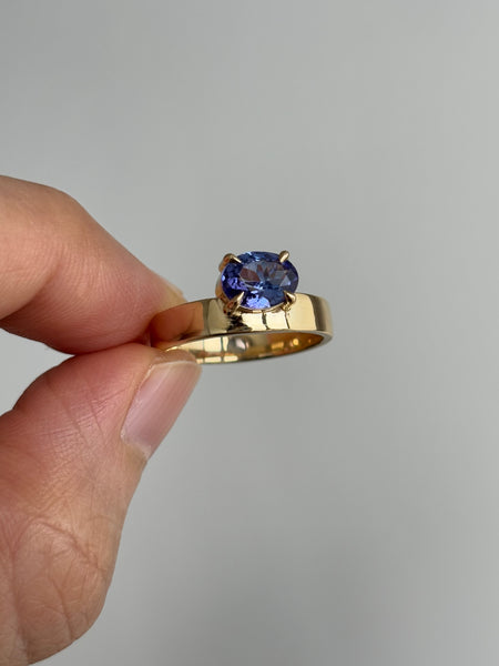 Band Ring with Stone No. 7 - Oval Tanzanite (1.2 ct), Solid 14k Gold | ONE-OF-A-KIND