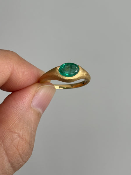 Hugging Ring with Stone No. 1 - Oval Emerald (1.07 ct), Solid 14k Gold | ONE-OF-A-KIND