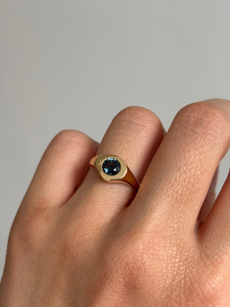 Fluid Ring with Stone No. 4 - Oval Teal Sapphire (1.07 ct Unheated), Solid 14k Gold | ONE-OF-A-KIND