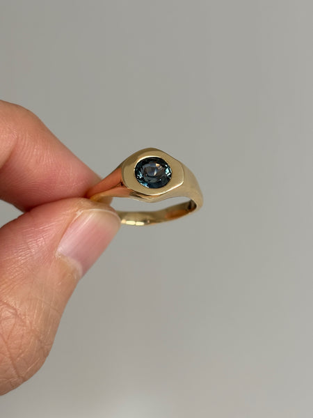 Fluid Ring with Stone No. 4 - Oval Teal Sapphire (1.07 ct Unheated), Solid 14k Gold | ONE-OF-A-KIND
