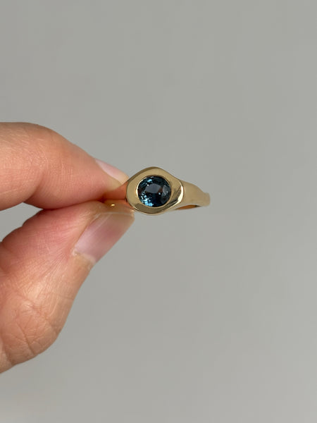 Fluid Ring with Stone No. 4 - Oval Teal Sapphire (1.07 ct Unheated), Solid 14k Gold | ONE-OF-A-KIND