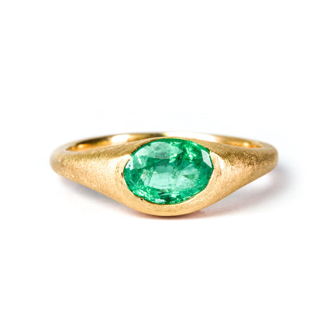 Hugging Ring with Stone No. 1 - Oval Emerald (1.07 ct), Solid 14k Gold | ONE-OF-A-KIND