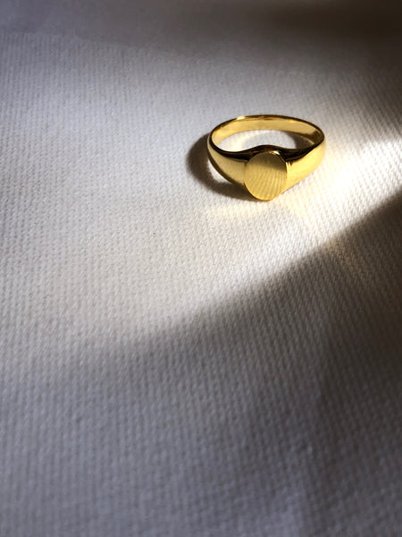 Mini Oval Signet Ring, Solid 14k Gold (5395216302124)